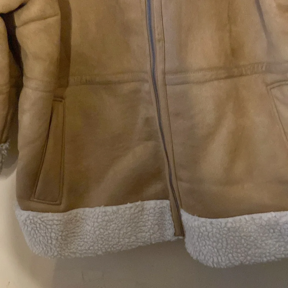 Bearpaw coat - Picture 9 of 12